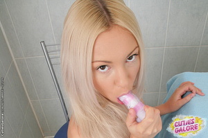 Female masturbation sex. Twenty-yo girl  - XXX Dessert - Picture 8