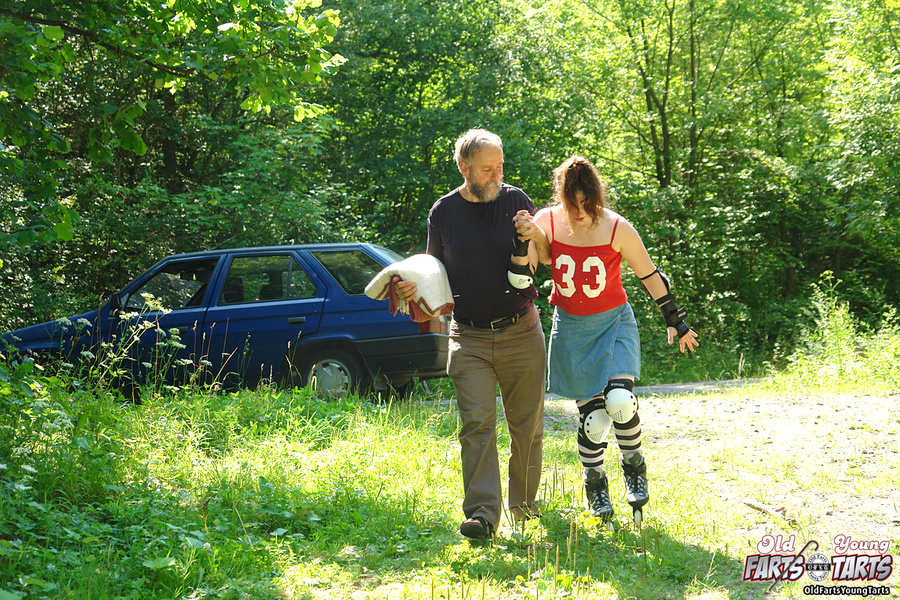Old &amp; young. Skating teen fucked by an  - XXX Dessert - Picture 3