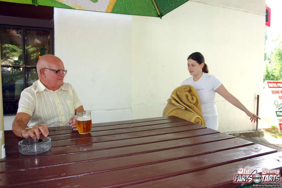 Old men young ladies. Grandpa seduces a dir - XXX Dessert - Picture 2