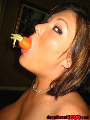 Blow job. Hot cougar Clair can swallow a - Picture 9