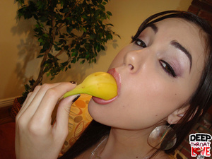 Hot oral sex. Gorgeous brunette Sasha st - Picture 5