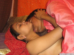 Indian sexy girls. Indian teen eating di - XXX Dessert - Picture 3