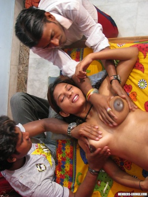 India porn star. Indian babe and her 2 b - Picture 14