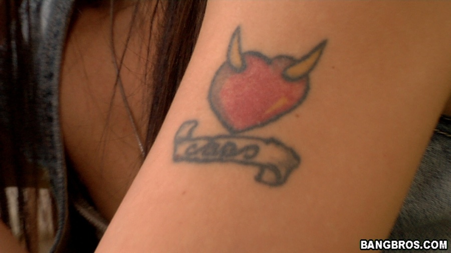 Big cock sex. See this petitedarlin'g get m - XXX Dessert - Picture 4