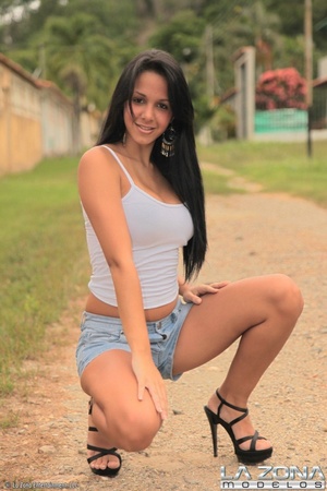Latina horny. Carmella strips her shorts - XXX Dessert - Picture 5