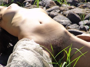 Nude teen. Natural Hippie stripping down - XXX Dessert - Picture 4