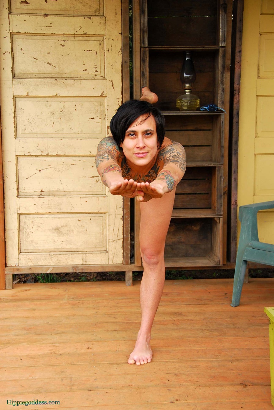 Spy voyeur. More Nude Yoga with hippie godd - XXX Dessert - Picture 3