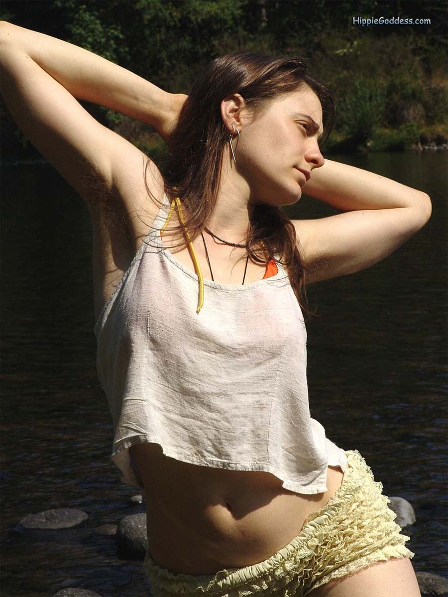 Teen xxx. Natural Hippie girl strips down a - XXX Dessert - Picture 2