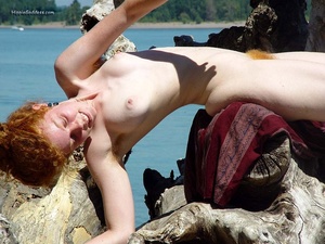 Hairy gallery. Naked Redhead Hippie girl - Picture 12