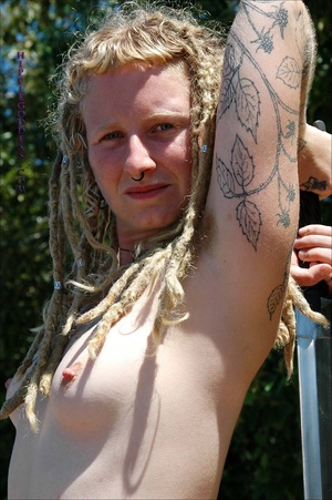 Xxx young. Hairy, dreadlocked hippie gir - Picture 4