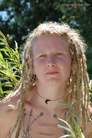 Xxx young. Hairy, dreadlocked hippie gir - Picture 12
