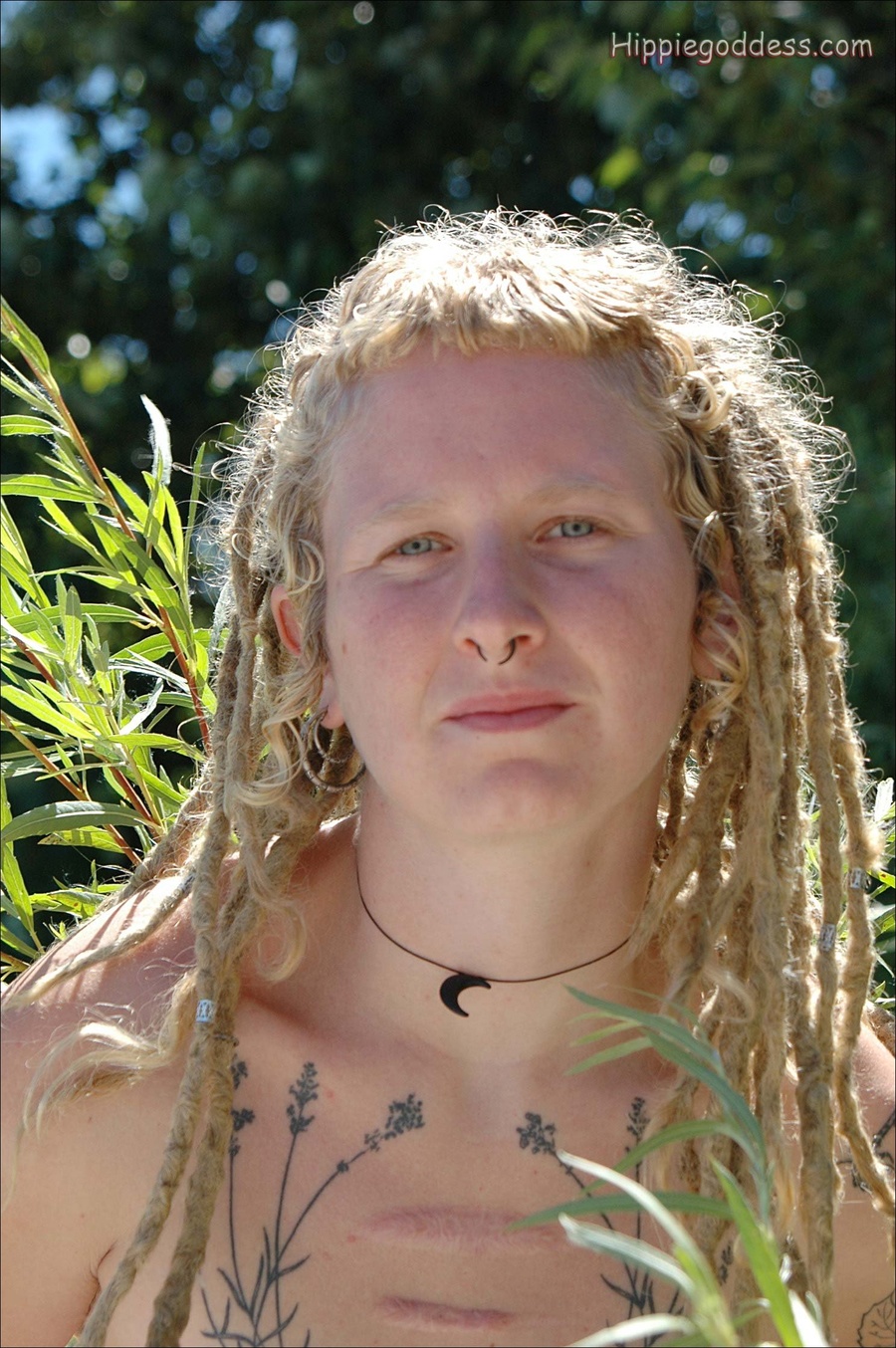 Xxx young. Hairy, dreadlocked hippie girl w - XXX Dessert - Picture 12