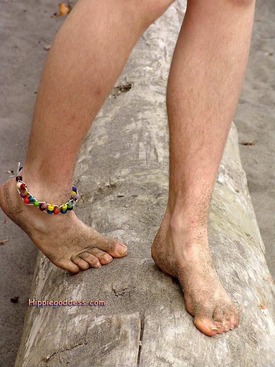 Hairy ladies. Sexy Hippie girl with long bl - XXX Dessert - Picture 13