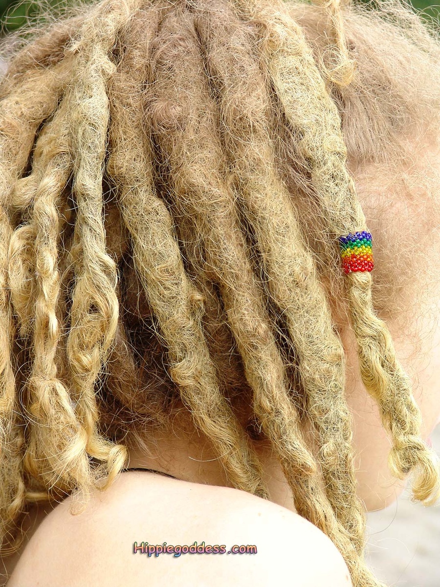Hairy ladies. Sexy Hippie girl with long bl - XXX Dessert - Picture 14