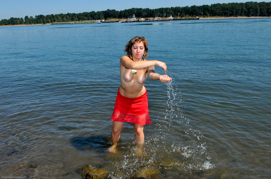 Hairy snatch. Beautiful, young, modern godd - XXX Dessert - Picture 4