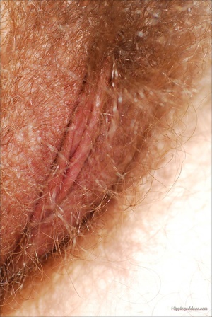 Voyeurporn. Dread locks and hairy bushed - Picture 12