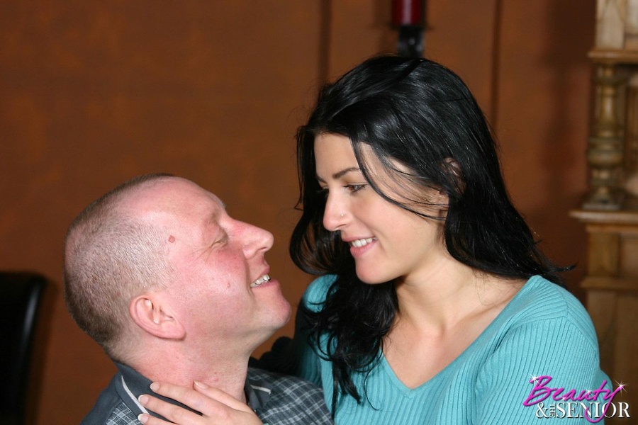 Old young adult. Brunette beauty pleases tw - XXX Dessert - Picture 1