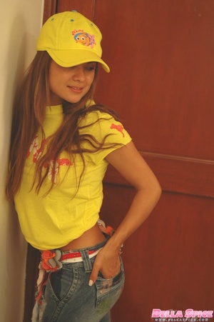 Sexy latinas girls. My tiny yellow thong - Picture 3