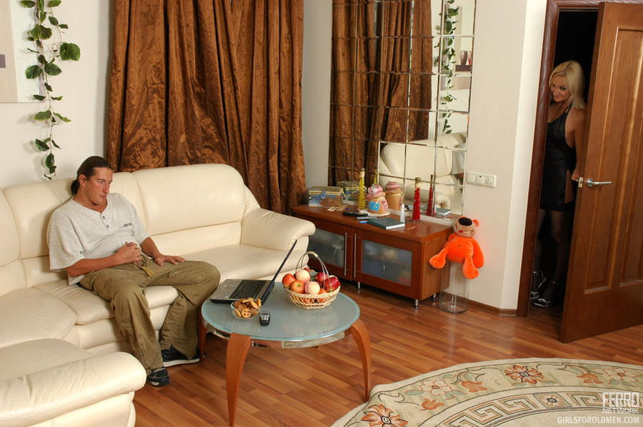 Young old porn. Blonde bimbo punished by ol - XXX Dessert - Picture 2