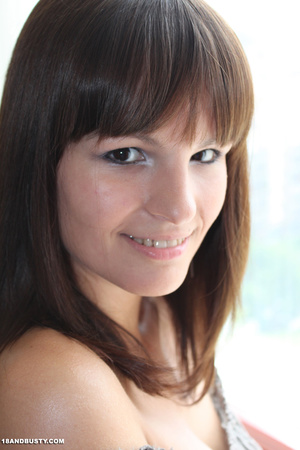 Absolute amazing stunning teen shows off - Picture 5