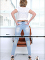 Skintight jeans on a leggy mature - Picture 4