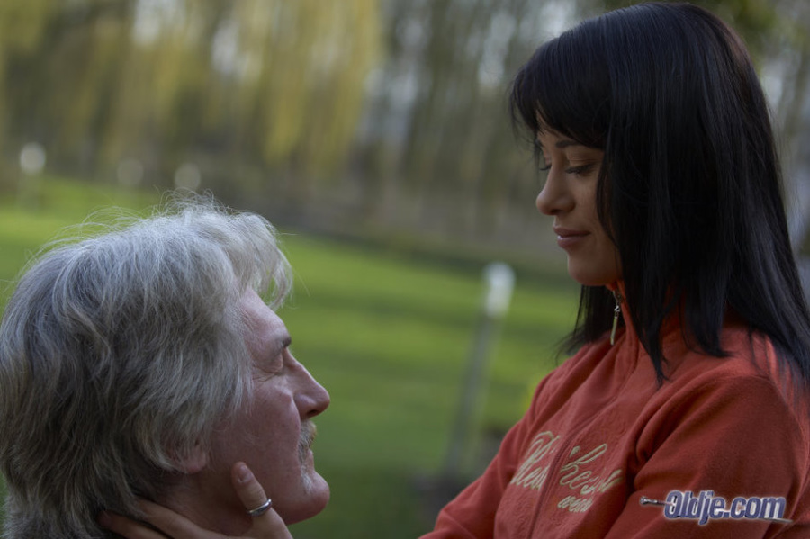 Young &amp; old - Vicky is relaxing in the  - XXX Dessert - Picture 4