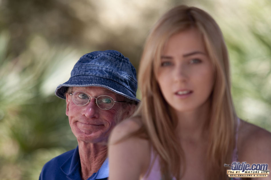 Old and young - As everybody loves her, and - XXX Dessert - Picture 1