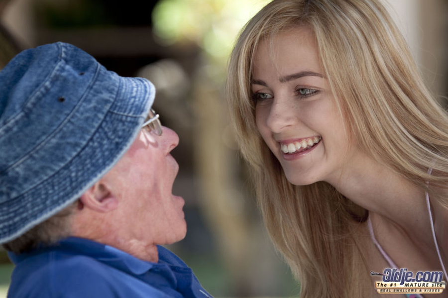 Old and young - As everybody loves her, and - XXX Dessert - Picture 2