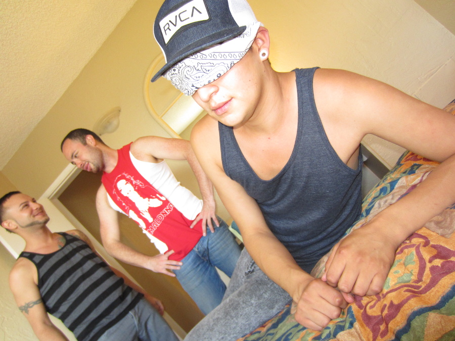 Handsome guy in his firts gay fucking actio - XXX Dessert - Picture 2