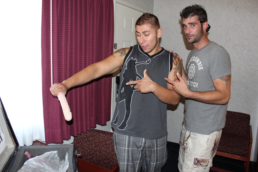 Two amateur guys sitting on the bed and pla - XXX Dessert - Picture 3