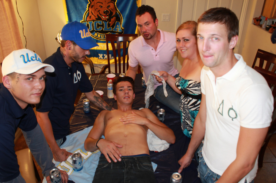 Handsome young hunk gets undressed and blin - XXX Dessert - Picture 10