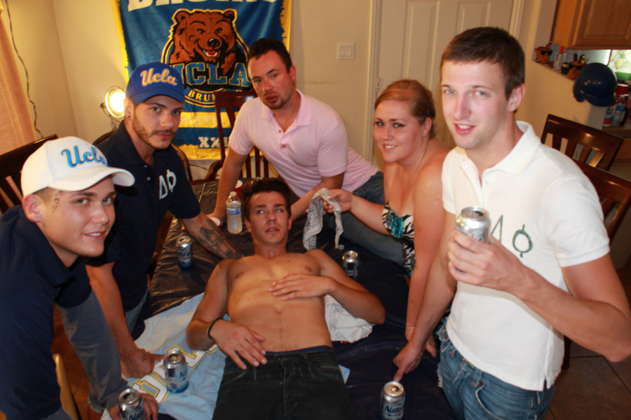 Handsome young hunk gets undressed and blin - XXX Dessert - Picture 11