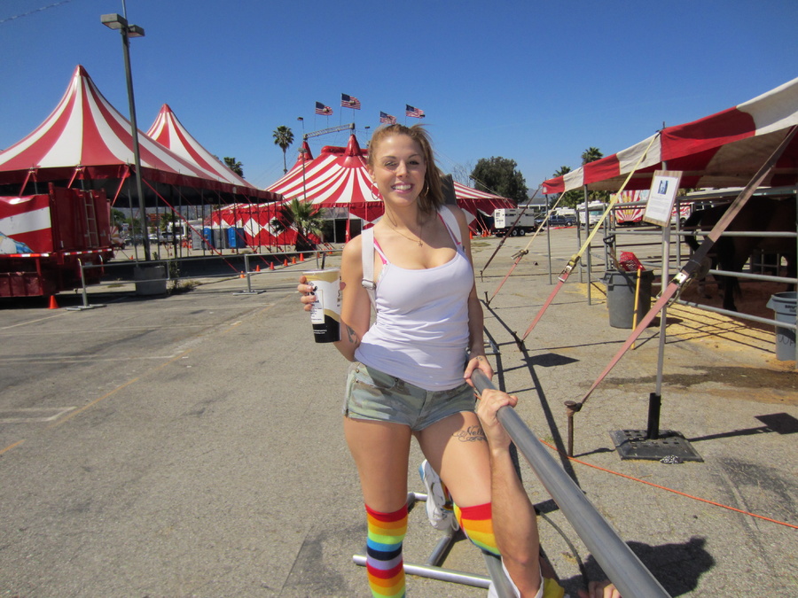 Sexy outdoors pics of busty teen girls in t - XXX Dessert - Picture 12