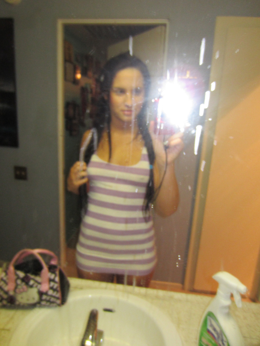 Sexy teen girls posing outdoors and then ma - XXX Dessert - Picture 13