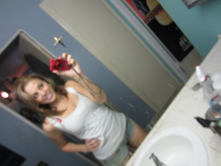 Amazing busty teen girl making hot selfshot - XXX Dessert - Picture 5