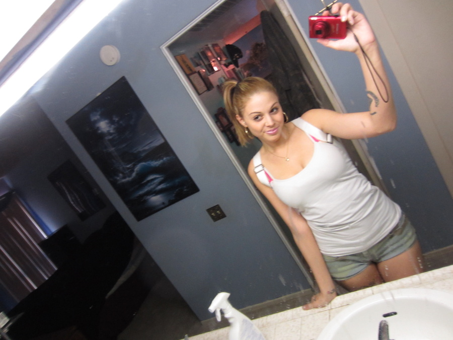 Amazing busty teen girl making hot selfshot - XXX Dessert - Picture 8