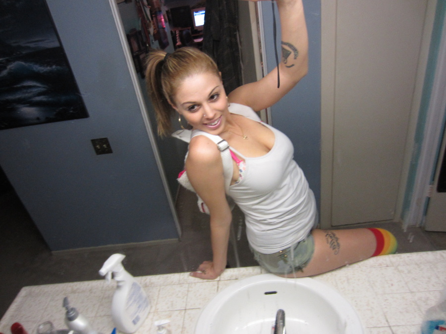 Amazing busty teen girl making hot selfshot - XXX Dessert - Picture 9