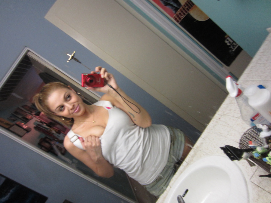 Amazing busty teen girl making hot selfshot - XXX Dessert - Picture 10