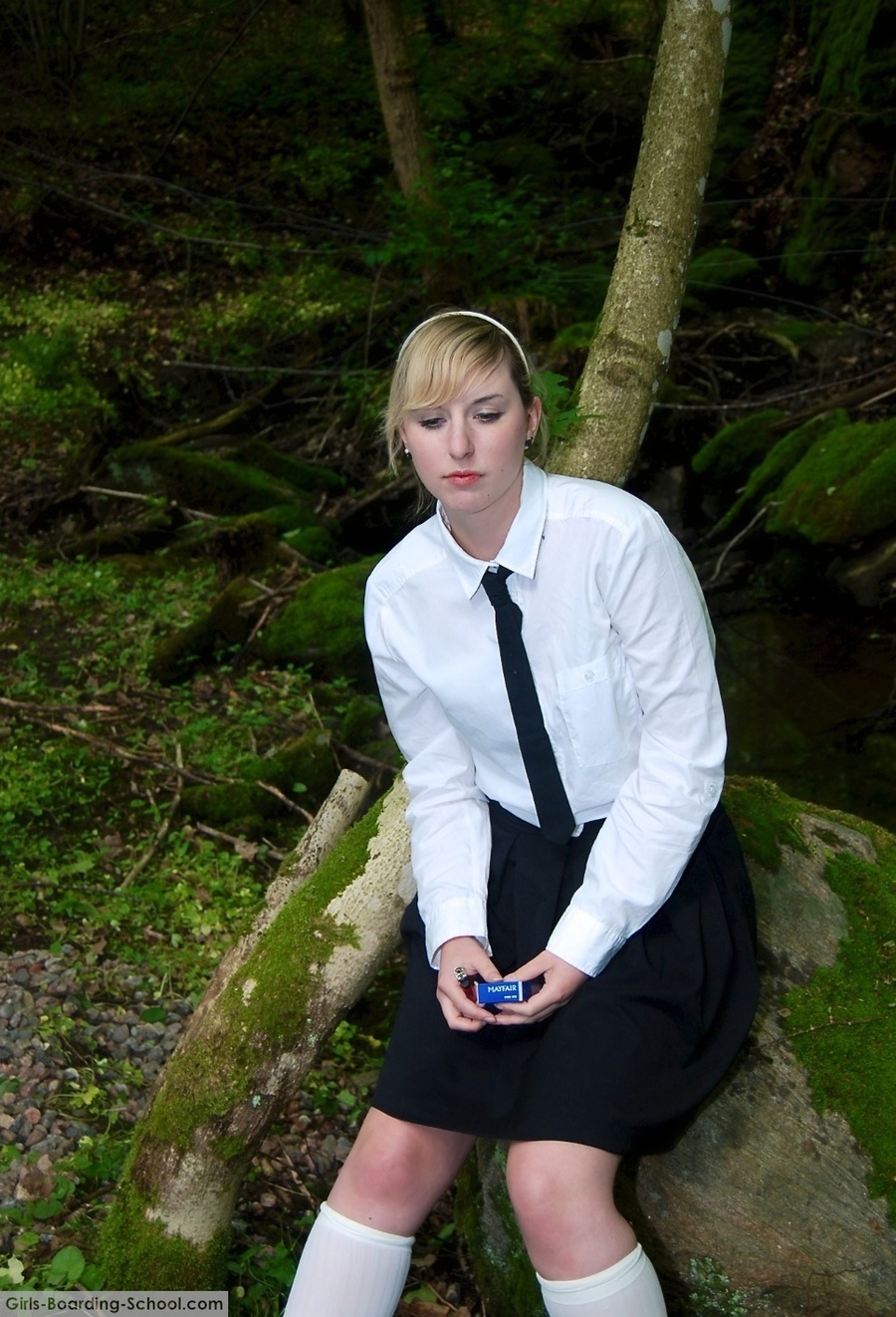 Sexy schoolgirl getting a good spanking. Ta - XXX Dessert - Picture 1