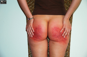 Hotest spank I have ever seen in these p - Picture 15
