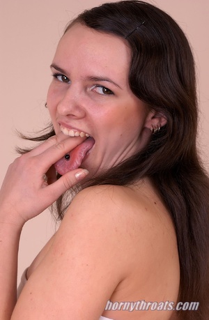 Blessed with deep throat babe shows off her fascinating sucking skills. - XXXonXXX - Pic 2
