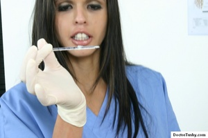 Brunette nurse examines a blonde girl's  - XXX Dessert - Picture 16