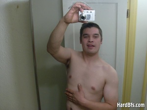 Real amateur gay dude making selfshot pics in the mirror. Tags: Naked men, gay pics, men erotica. - XXXonXXX - Pic 7