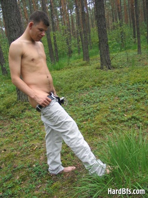 Sexy shaped gay dude stripteasing and masturbating in the woods. Tags: Gay cum, outdoor, men porn. - Picture 5