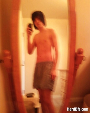 Slim shaped young twink boy making hot xxx selfshot pics. Tags: Naked gay, men erotica. - XXXonXXX - Pic 3