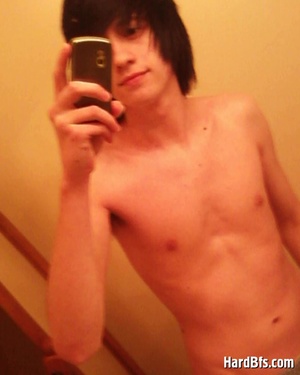 Slim shaped young twink boy making hot xxx selfshot pics. Tags: Naked gay, men erotica. - XXXonXXX - Pic 6