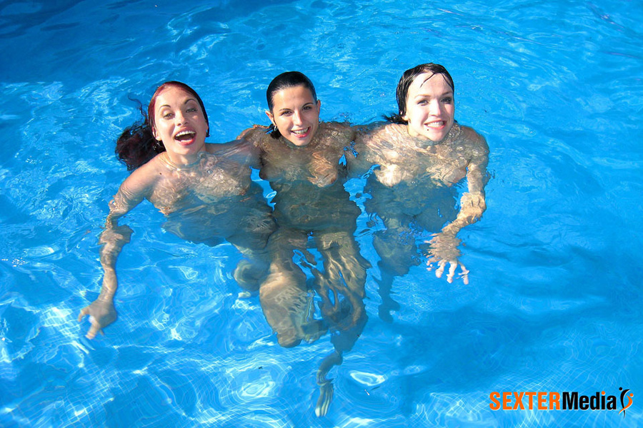 Three lusty lesbo chicks enjoying two heade - XXX Dessert - Picture 2