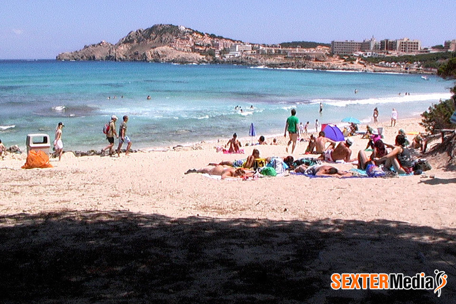 Real cute girls sunbathing and swimming tot - XXX Dessert - Picture 5