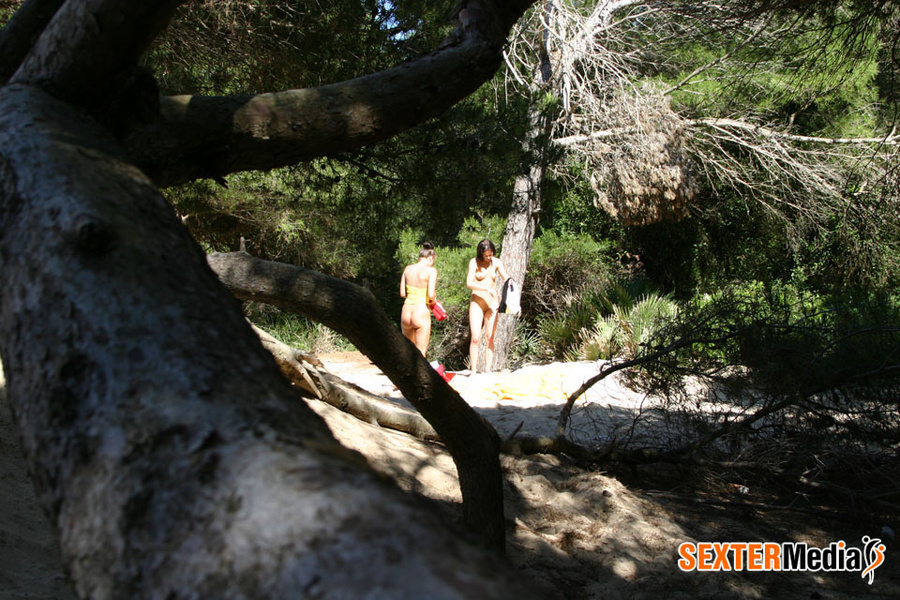 Xxx voyeur pics of amateur girls lying unde - XXX Dessert - Picture 10