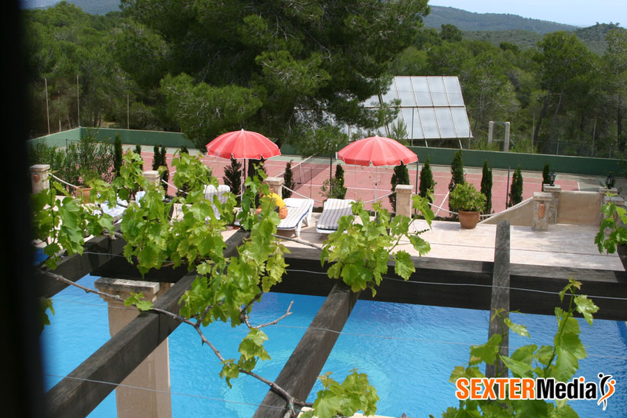 Real hot voyeur pics of nasty milf babe get - XXX Dessert - Picture 1